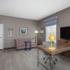Отель Hampton Inn & Suites Logan, фото 18