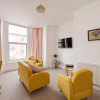 Отель Bright 2 bedroom in Southsea. 8 min walk to seafront, фото 12