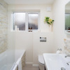 Отель Stylish 2-bed Flat w/ Private Garden in Tooting, South London, фото 8