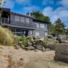 Отель Waterfront Coos Bay Retreat w/ Boat Ramp, Kayaks!, фото 1
