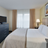Отель Candlewood Suites Market Center, an IHG Hotel, фото 6