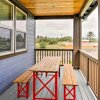 Отель Ocean Shores House w/ Hot Tub - Walk to Beach, фото 7