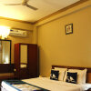 Отель OYO Premium Khanyara Road, фото 10