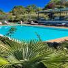 Отель Spoleto-poolside-sleeps-20pool, Jacuzzi, Gardens -a True Fantasy, фото 8