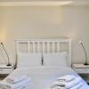 Отель Modern 2 Bedroom House by the Station, фото 10