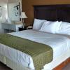 Отель Americas Best Value Inn & Suites Kansas City, фото 3