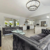Отель NEW Modern 3 Bedroom 10 Minute Walk to the Beach, фото 2