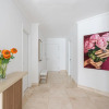Отель HiGuests - Luxurious 1BR in Palms with Private Beach Access, фото 2