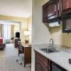 Отель Comfort Inn & Suites Greenwood near University, фото 5