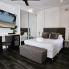 Отель Lux Quiet Apartment in Potts Point, фото 12
