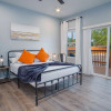 Отель Downtown Dream Home Spacious 4br/2ba Sleeps 12!, фото 7