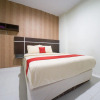 Отель RedDoorz Plus near Mall Panakukang 2, фото 17