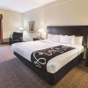 Отель La Quinta Inn & Suites by Wyndham Waxahachie, фото 5