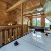 Отель A Walk in the Clouds 1 Bedroom with Hot Tub, фото 7