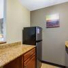 Отель Suburban Studios Birmingham Homewood I-65, фото 16