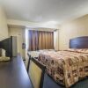 Отель Econo Lodge Inn & Suites City Centre, фото 7