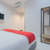Отель RedDoorz Plus near Siloam Hospital Balikpapan, фото 7