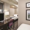 Отель La Quinta Inn & Suites by Wyndham New York City Central Park, фото 2