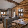 Отель Chalet Capricorne -impeccable Ski in out Chalet With Sauna and Views, фото 21