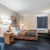 Отель Econo Lodge  Inn & Suites Lake Of The Ozarks, фото 21