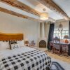Отель Beautiful Historic Adobe Home ~ 3 Mi to Taos Plaza, фото 7