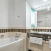 Отель QV Lovely Sunny 1-bedroom in CBD 1025, фото 8