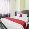 Отель RedDoorz near Sun Plaza Medan, фото 11