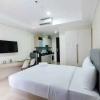 Отель Minimalist and Homey Studio Menteng Park Apartment, фото 27