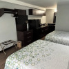 Отель HomeTowne Studios by Red Roof Montgomery - Midtown, фото 8