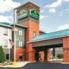 Отель La Quinta Inn & Suites by Wyndham Louisville East, фото 1