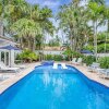 Отель Grand Historic Residence Walk to Beach Heated Pool Outdoor Kitchen Hibiscus Key Residences, фото 15