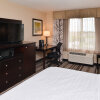 Отель Holiday Inn Express Hotel & Suites Emporia Northwest, an IHG Hotel, фото 25