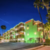 Отель Comfort Suites Huntington Beach в Хантингтон-Биче