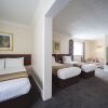 Отель The Holt Hotel, фото 3