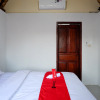 Отель RedDoorz @ Kampoeng Etnik Kebumen 2, фото 5