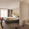 Отель Country Inn & Suites by Radisson, Beaufort West, SC, фото 3