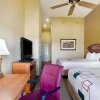 Отель La Quinta Inn & Suites by Wyndham Marble Falls, фото 4