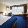 Отель Holiday Inn Express Syracuse Airport, an IHG Hotel, фото 9