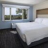 Отель Howard Johnson Hotel and Suites Victoria Elk Lake, фото 23