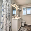 Отель Spacious Kent Home ~ 17 Mi to Dtwn Seattle!, фото 9