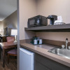 Отель Guest Inn & Suites - Midtown Medical Center, фото 21