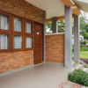 Отель RedDoorz Plus @ Lodaya Gunung Geulis Puncak, фото 15