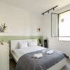 Отель Artistic 2BD Apt w Balcony on Montefiore, фото 4