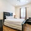 Отель Spacious 3BR/2.5BATH Condo in Great location, фото 7