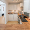 Отель Spacious 2 bed Sleeps 5 With Parking nr Chelsea, фото 3