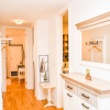 Отель Modern 2bdr Apartment-best View- Free Parking, фото 2