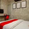 Отель RedDoorz Plus near Kawasan Sam Poo Kong Semarang, фото 8