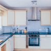 Отель Remarkable 4-bed House in Cardiff, фото 6