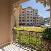 Отель HiGuests - Luxurious 1BR in Palms with Private Beach Access, фото 1