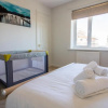 Отель Laurels- 3-beds, Parking, Short Walk to Beach, фото 7